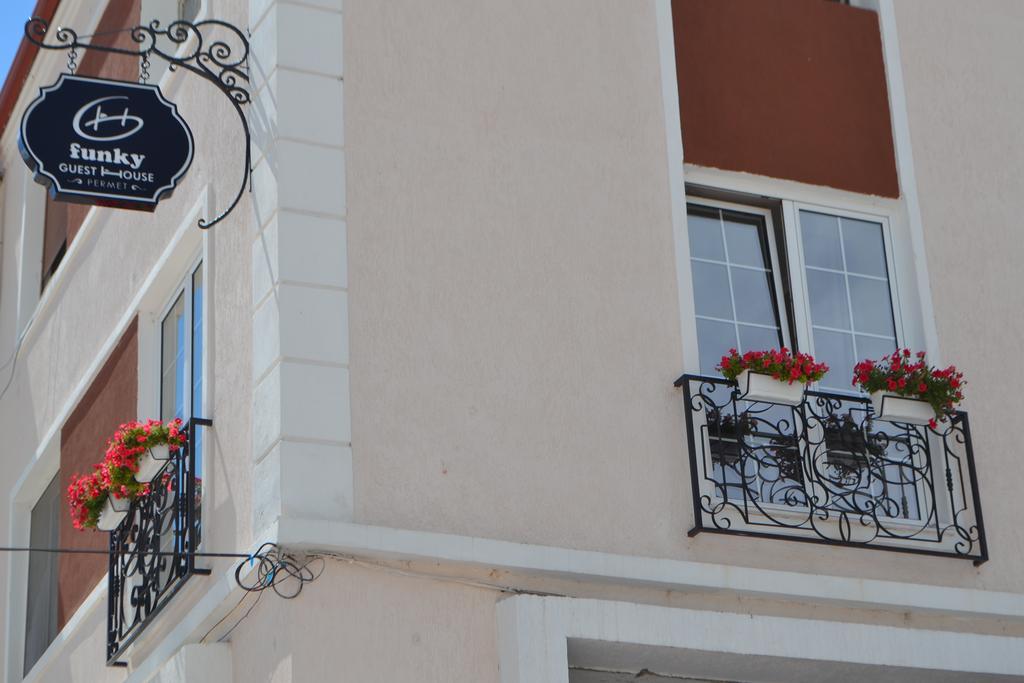 Funky Guest House & Adventures Permet Exterior photo